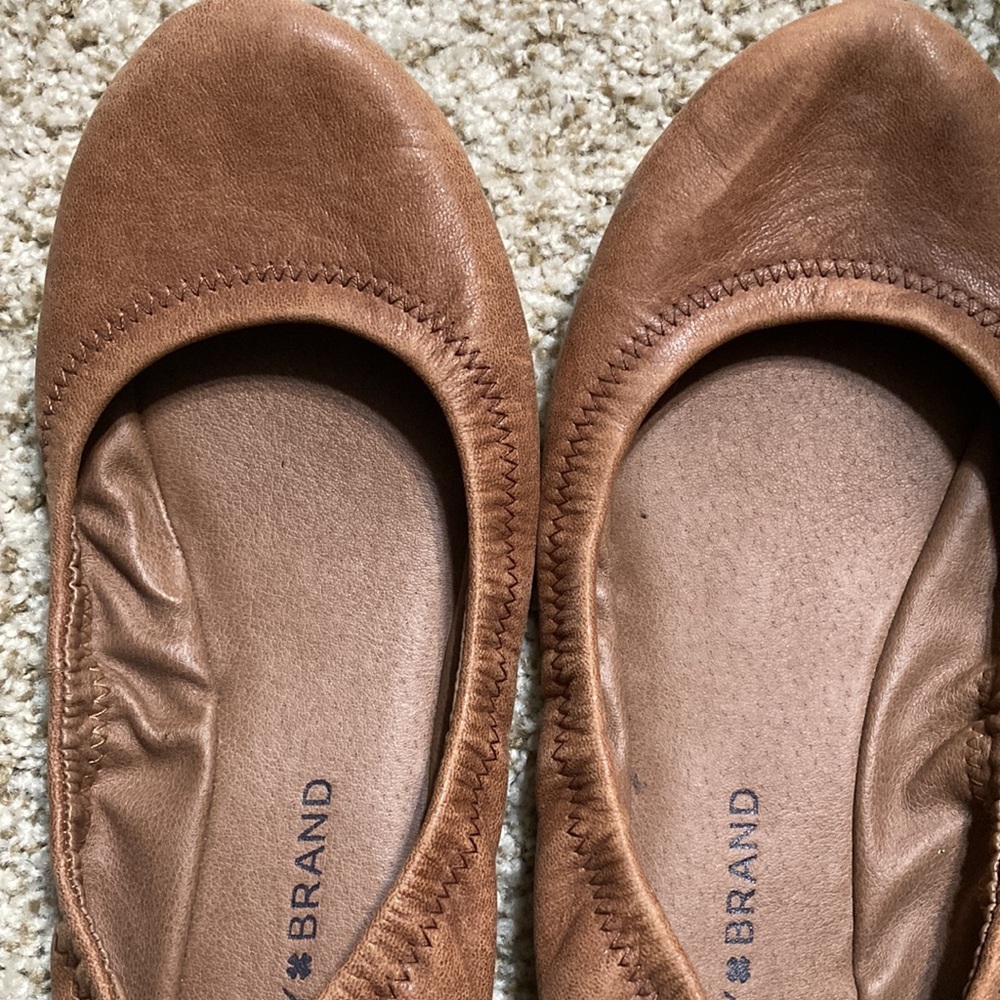 Brown flats - Picture 4 of 5